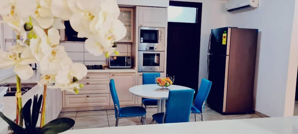 Bertha'S Court D-Plus Apartments Dzorwulu Zewnętrze zdjęcie